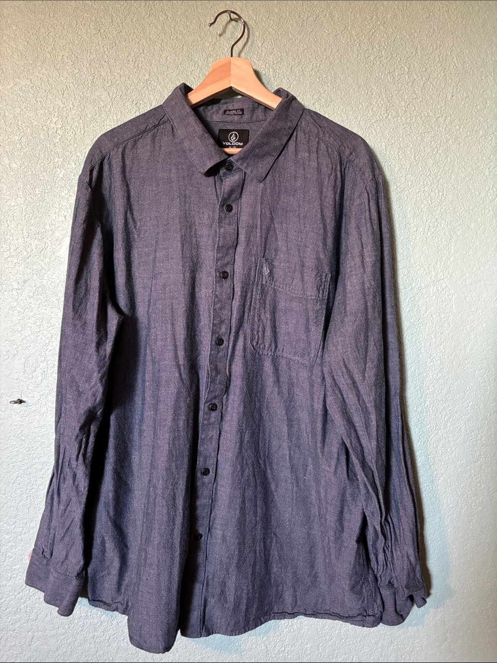 Volcom Men’s XXL Classic Fit Long-Sleeve Button-Down Shirt in Greyed Blue Good